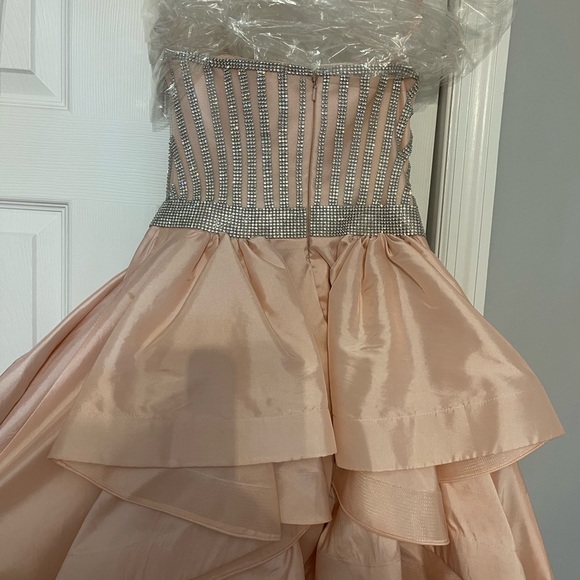 Camille La Vie Blush Pink Mini Sequin Dress with Ruffles. size 2 - Picture 3 of 4